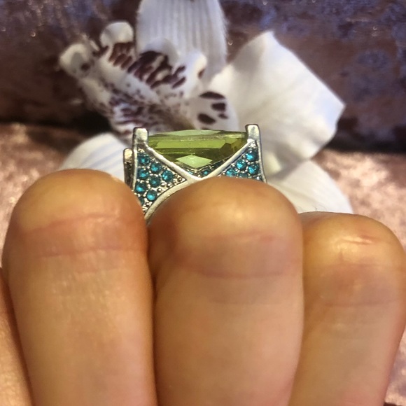 Large Princess Elsa Colored Cocktail Ring - Picture 6 of 6